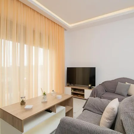 Happiness Apartment *